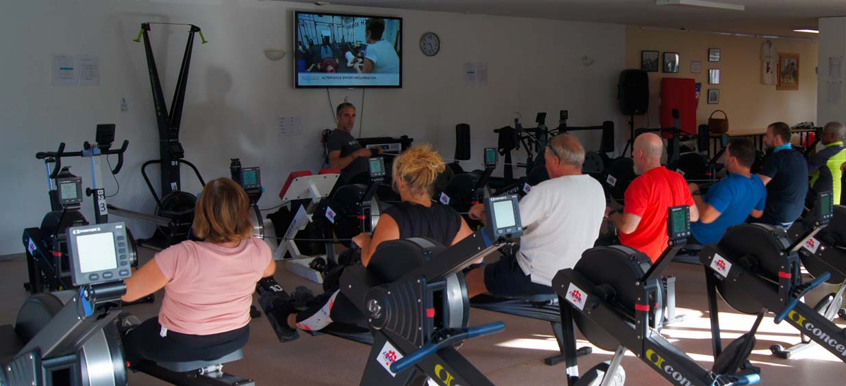  Pratique libre de l'aviron indoor sur les ergomètres